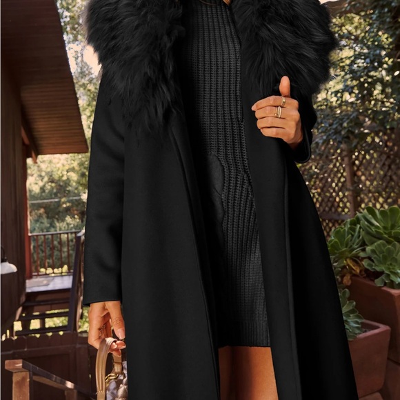 Zara Black long coat with Faux Fur Trim - Picture 5 of 6